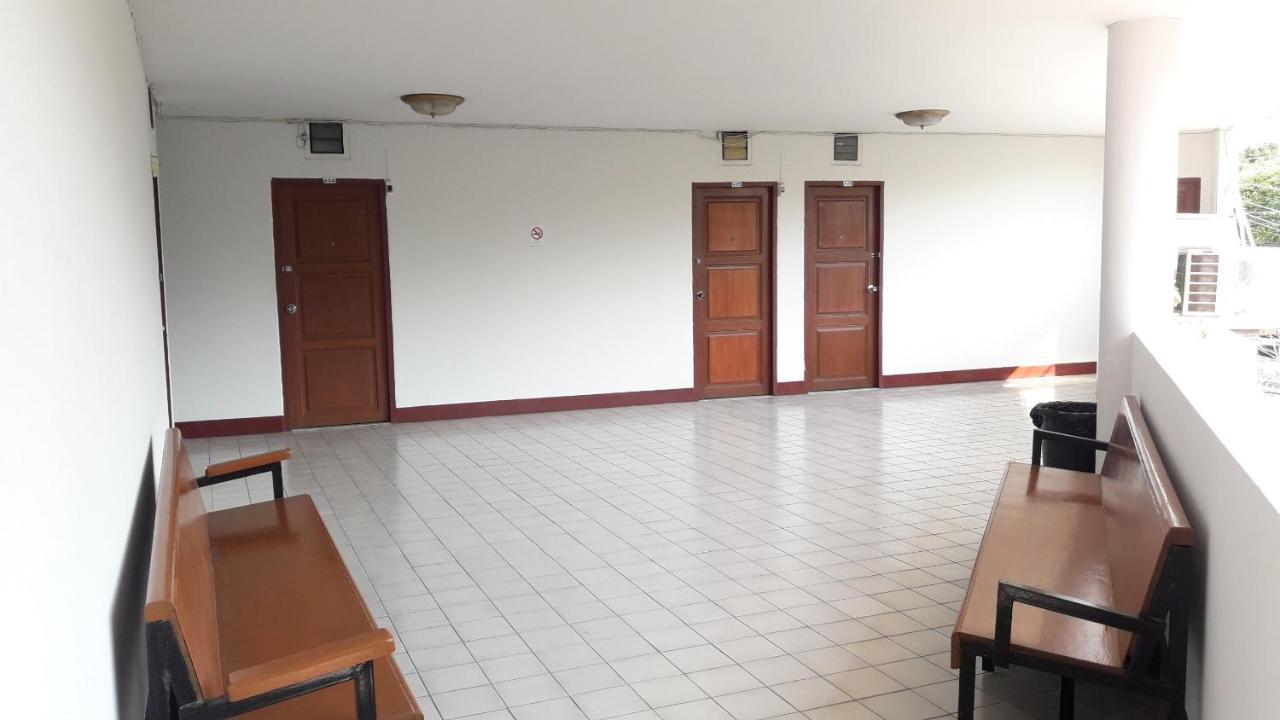 Inter Inn Hotel Чиангмай Екстериор снимка
